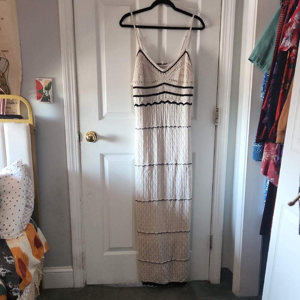 Cream + Black Dress, by Casa Blanca